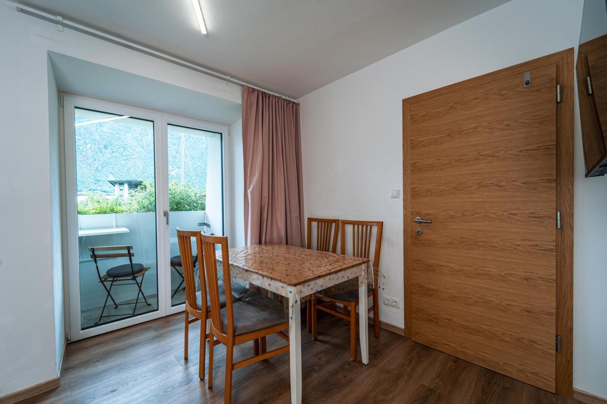 Mias Apartments Rabla Exterior photo